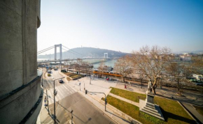 Budapest Riverfront Lux